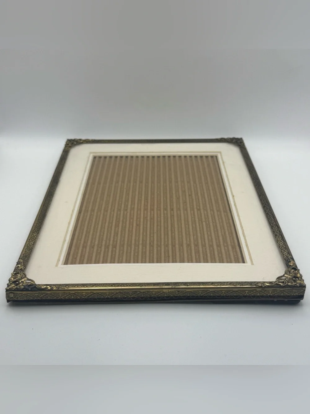 Vintage Ornate Brass Tone 8x10 Picture Frame w/ 5x7 Mat Easel Back Tabletop Wall